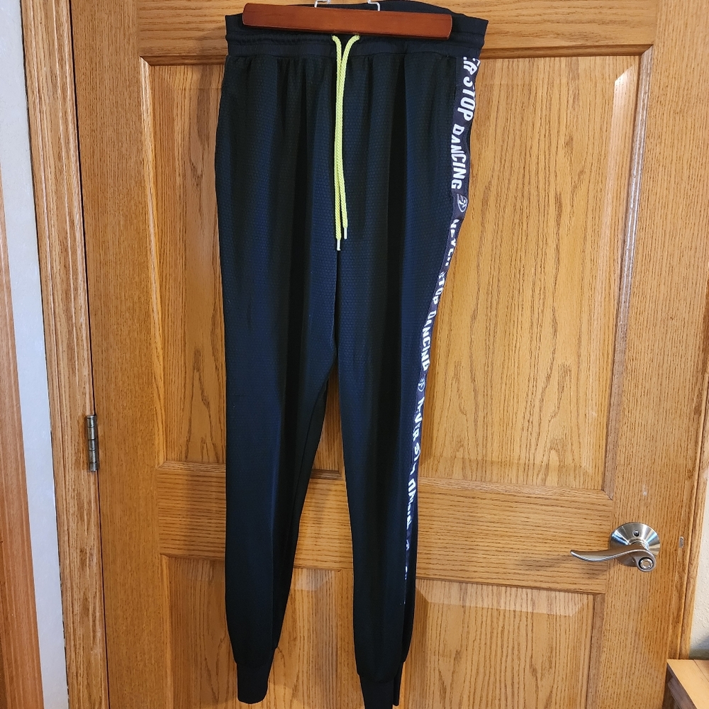ZUMBAWEAR - Picture 3 of 7
